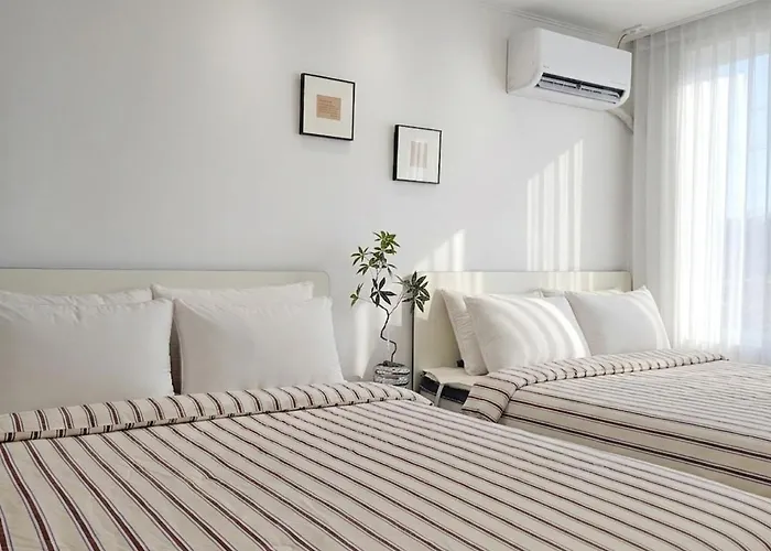Villa 3 Minutes On Foot From Yeonsinnae Station I Gyeongbokgung Palace - Jongno 3-ga - Gwanghwamun - Bukhansan *