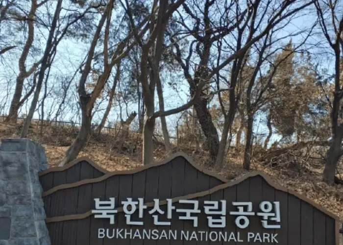 3 Minutes On Foot From Yeonsinnae Station I Gyeongbokgung Palace - Jongno 3-ga - Gwanghwamun - Bukhansan Villa Seoel