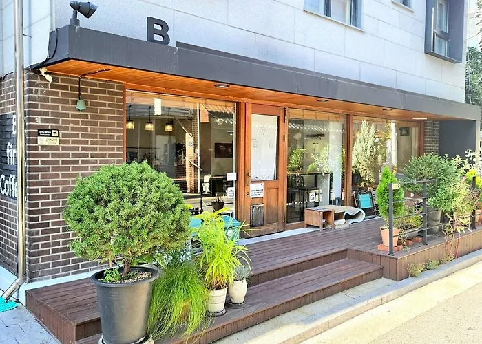 3 Minutes On Foot From Yeonsinnae Station I Gyeongbokgung Palace - Jongno 3-ga - Gwanghwamun - Bukhansan 別墅